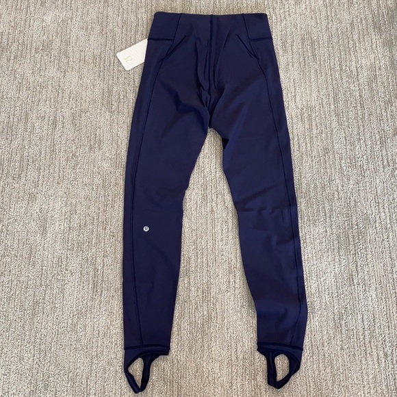 Lululemon Hold On Tight Solid 28" * Stirrups - Picture 2 of 4